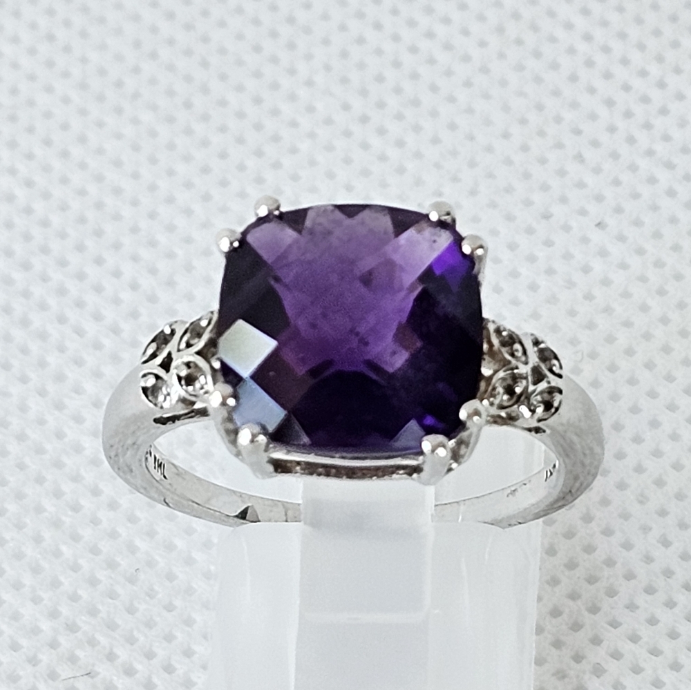 Gorgeous Genuine African Amethyst Sterling Silver Size 9!